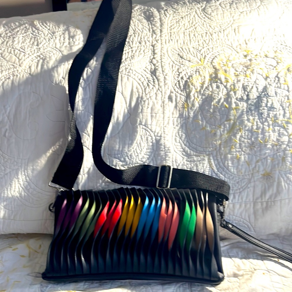 Mellow World Vegan leather purse NWOT💕